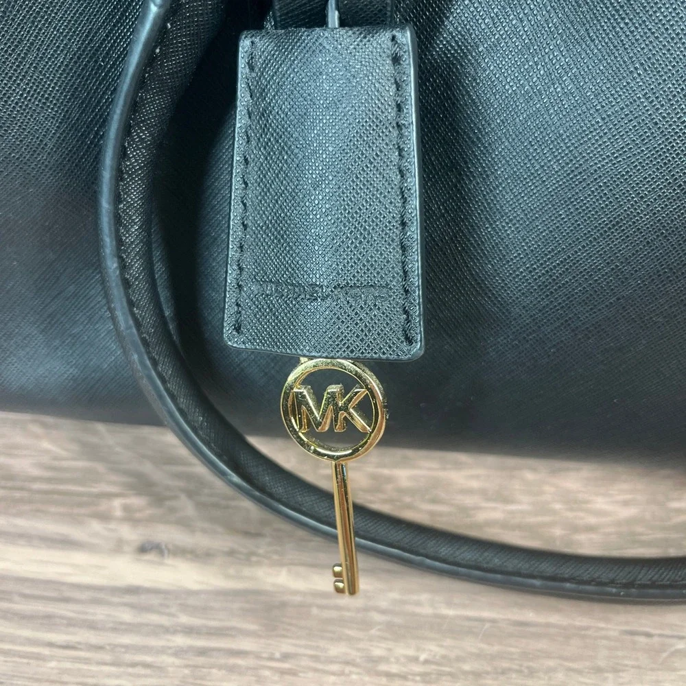 Michael Kors Hamilton Satchel Womens Medium Black Saffiano Leather‎ Gold Padlock